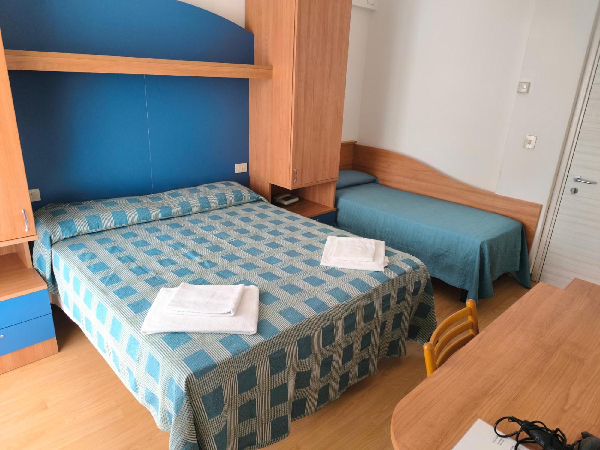 Midi Hotel 3*