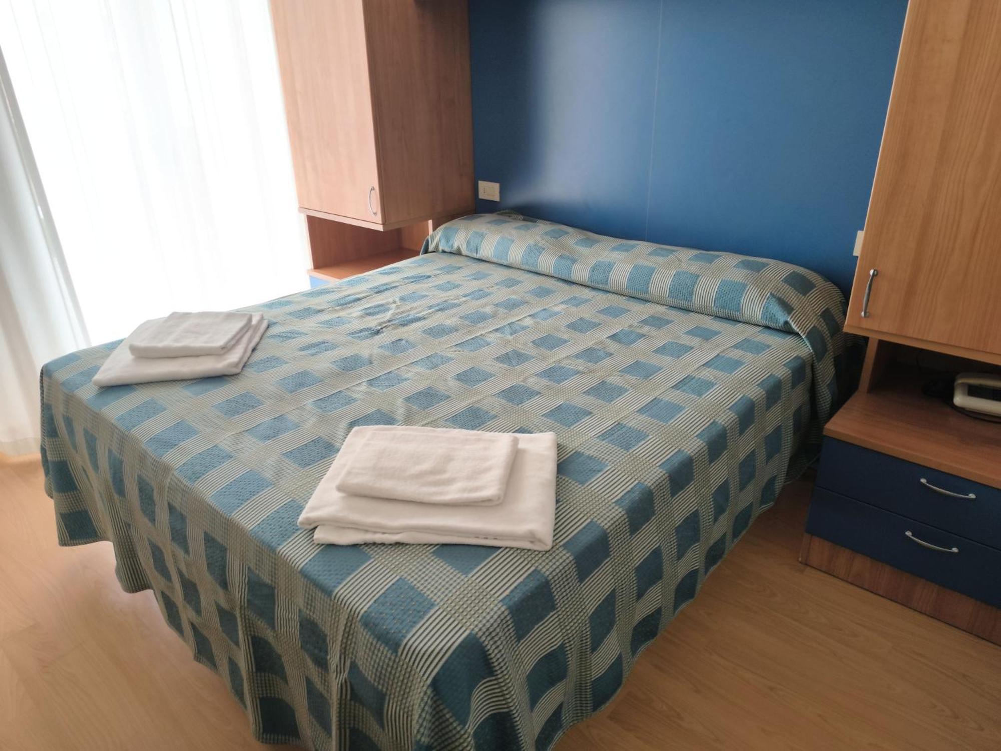 Hotel Midi